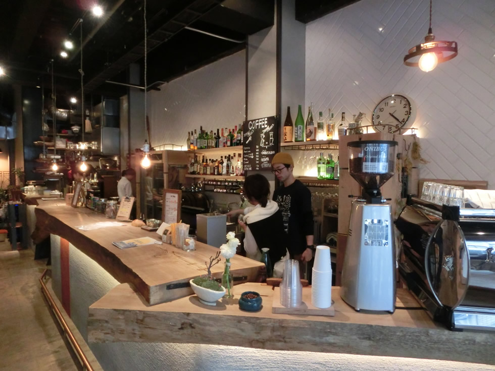 天然無垢材の一枚板テーブル施工写真